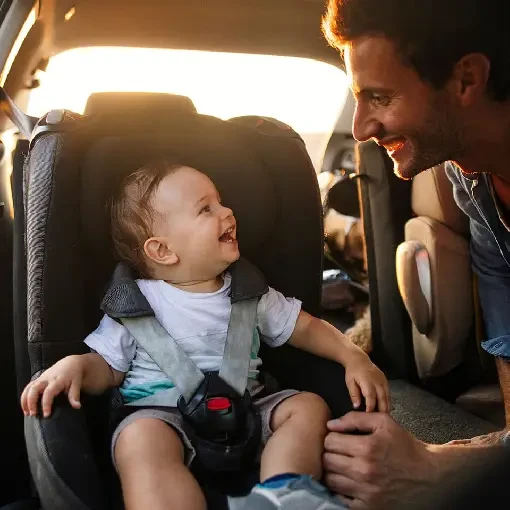 Voyager avec des enfants : Conseils pour une location de voiture familiale réussie